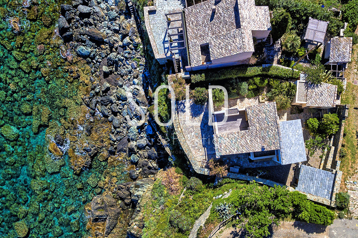 Waterfront-house-in-Corsica-Exclusivity-Ref-N55