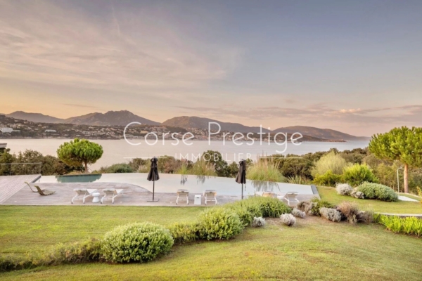 VILLA DE LUXE À LOUER EN CORSE DU SUD - PROPRIANO - ACCÈS PRIVÉ PLAGE - REF PR005 (3)