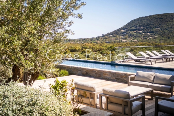 CONTEMPORARY VILLA FOR SALE IN PINARELLO - PORTO VECCHIO - REF P66