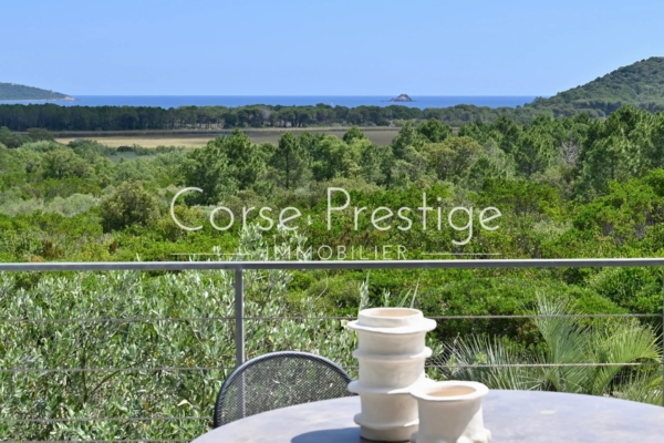 Rare property in the midst of nature by the sea - REF P40