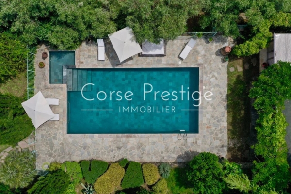 Propriété de charme avec piscine et dépendances aux portes de Bastia - REF P76