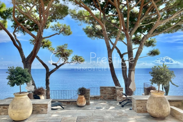 MANSION FOR SALE - ACCESS TO THE SEA BY FOOT - CAP CORSE - REF P31