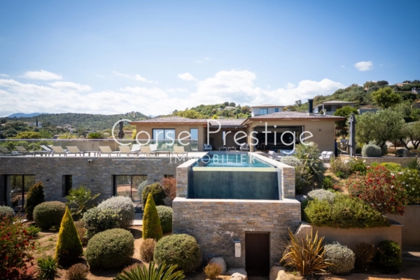 CONTEMPORARY VILLA FOR SALE IN PINARELLO - PORTO VECCHIO - REF P66
